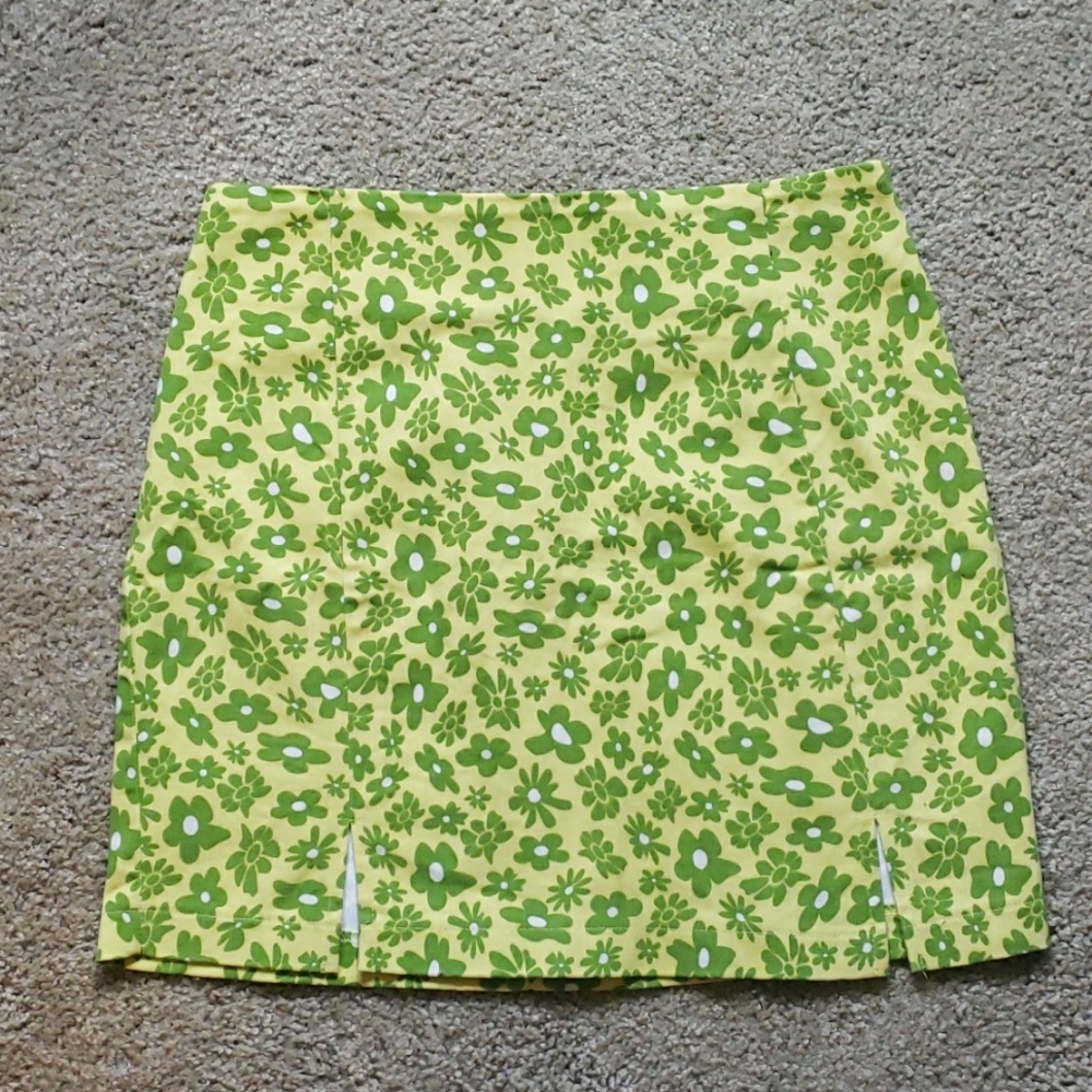 Love On A Hanger Skirt Retro Green Groovy Flower Mini